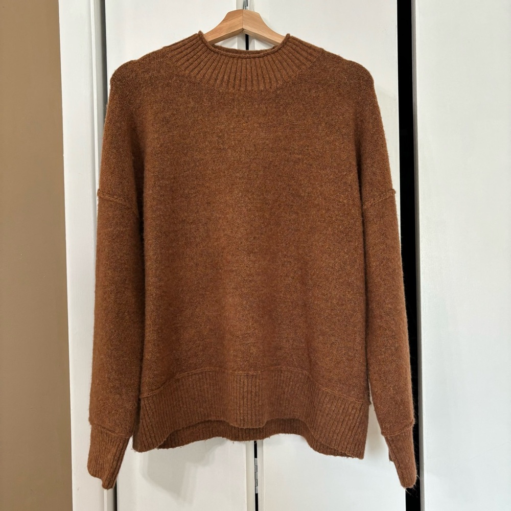 Universal Thread Brown Crew Neck Sweater